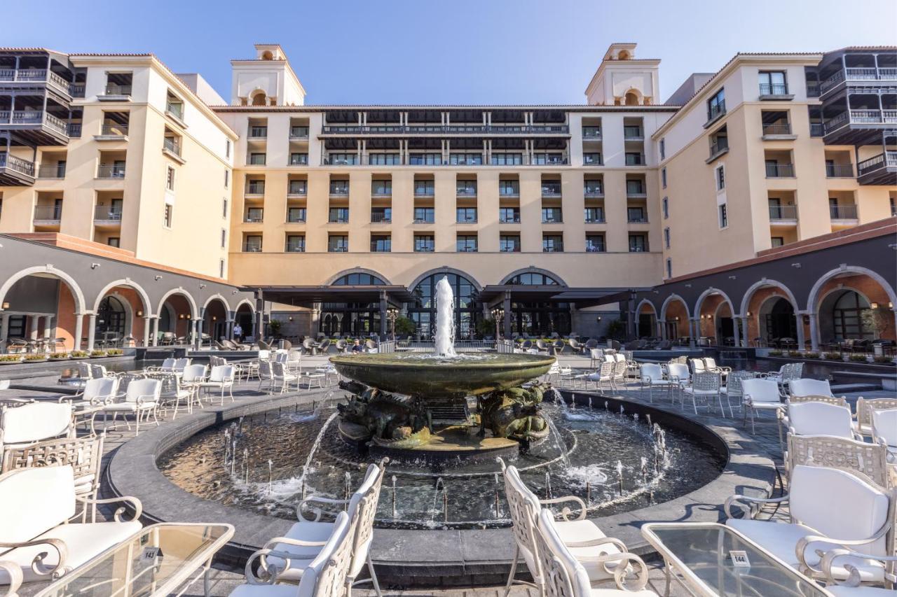 Lopesan Costa Meloneras Resort & Spa 外观 照片 The hotel's courtyard